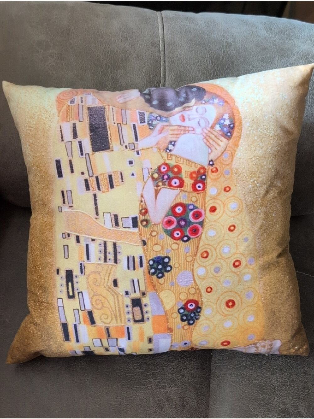 THE KISS Gold Art-Print Decorative Throw Pillow - Classic Gustav Klimt 16×16